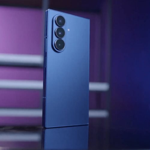 Novos Galaxy Z Fold 8 devem ser vendidos em preto e branco (Imagem: Weibo/Reprodução)